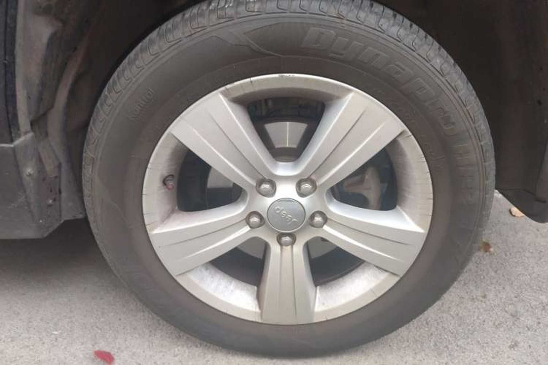 Used Jeep Patriot 2015 2.4L Sport Edition Right Front Wheel Hub