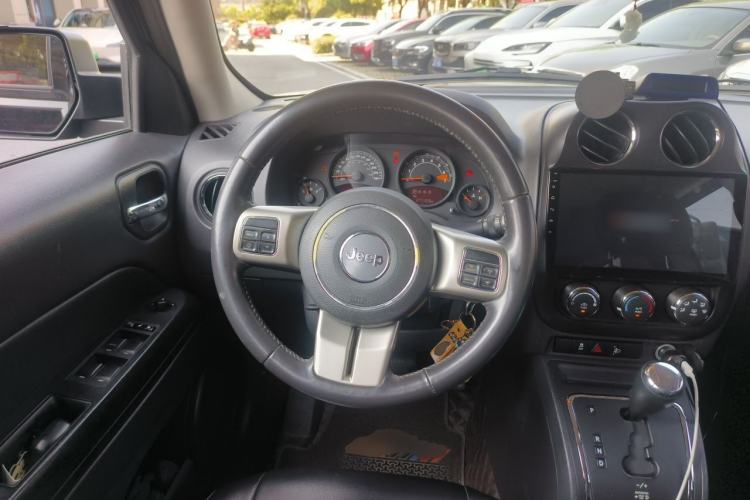 Used Jeep Patriot 2015 2.0L Sport Edition Steering Wheel