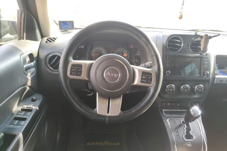 Used Jeep Patriot 2015 2.4L Sport Edition Steering Wheel