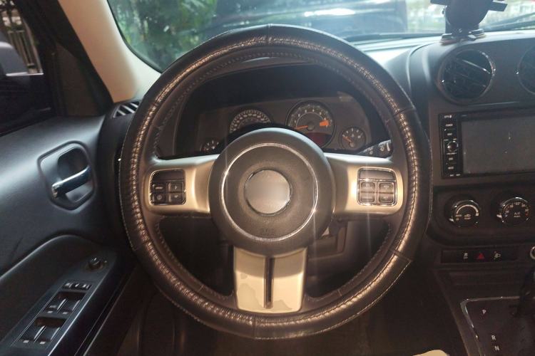 Used Jeep Patriot 2015 2.4L Sport Edition Steering Wheel