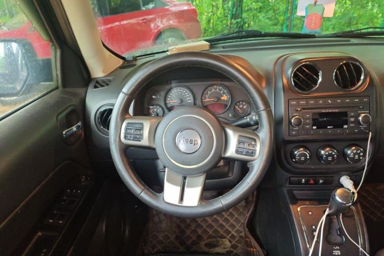 Used Jeep Patriot 2015 2.4L Sport Edition Steering Wheel