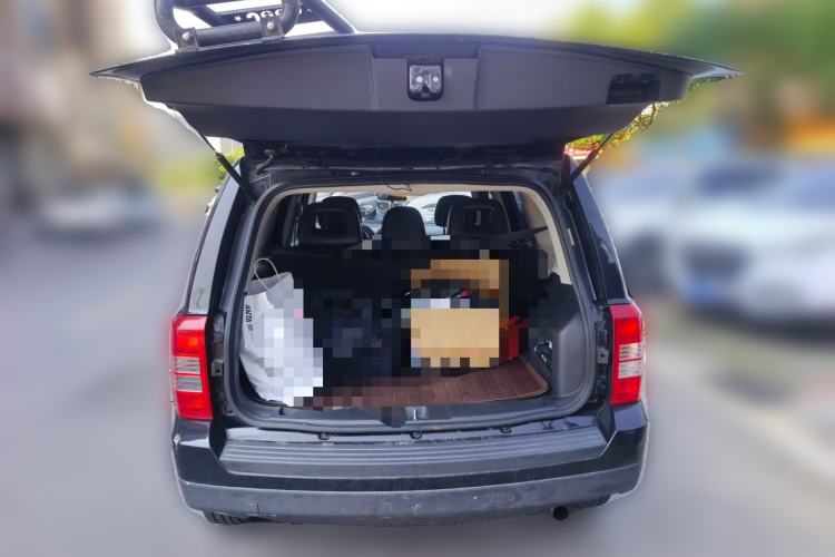 Used Jeep Patriot 2015 2.0L Sport Edition Trunk