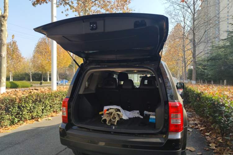 Used Jeep Patriot 2015 2.4L Sport Edition Trunk