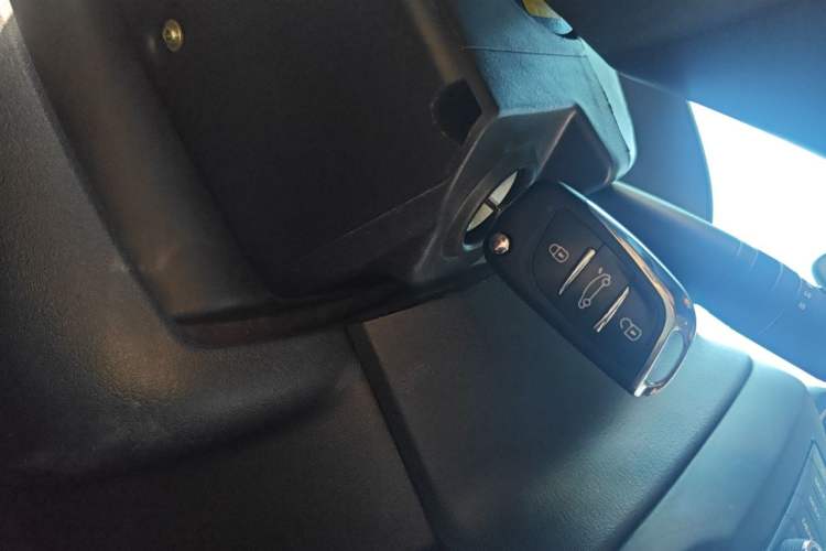 Used Jeep Patriot 2015 2.0L Sport Edition Vehicle Key