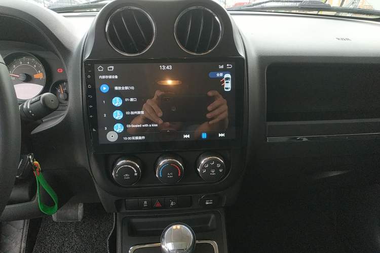 Used Jeep Patriot 2015 2.0L Sport Edition Audio And AC Panel