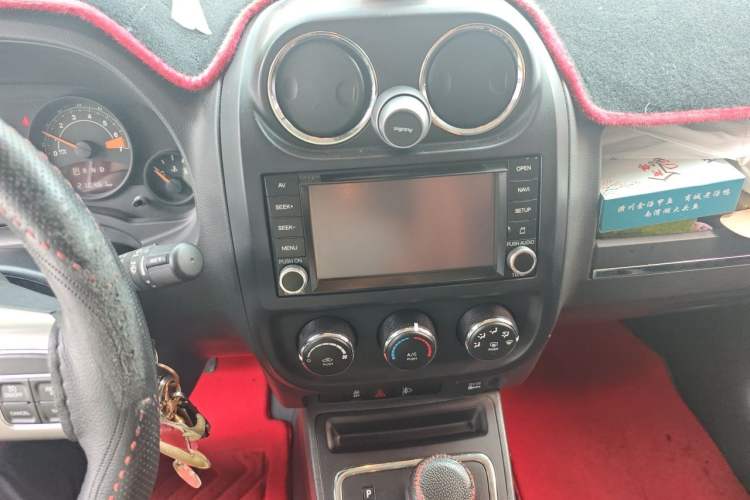 Used Jeep Patriot 2015 2.0L Sport Edition Audio And AC Panel