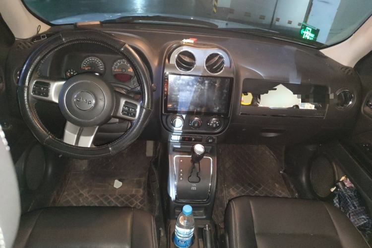 Used Jeep Patriot 2015 2.0L Sport Edition Center Console