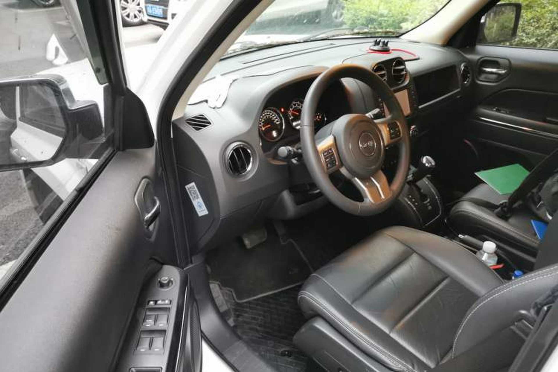 Used Jeep Patriot 2015 2.4L Luxury Navigation Edition Driver Seat
