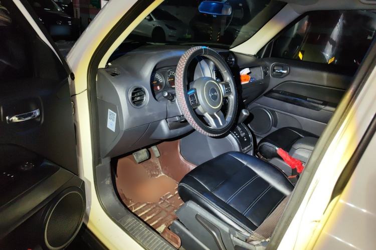 Used Jeep Patriot 2015 2.0L Sport Edition Driver Seat