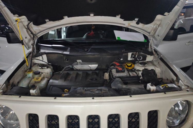 Used Jeep Patriot 2015 2.0L Sport Edition Engine Bay