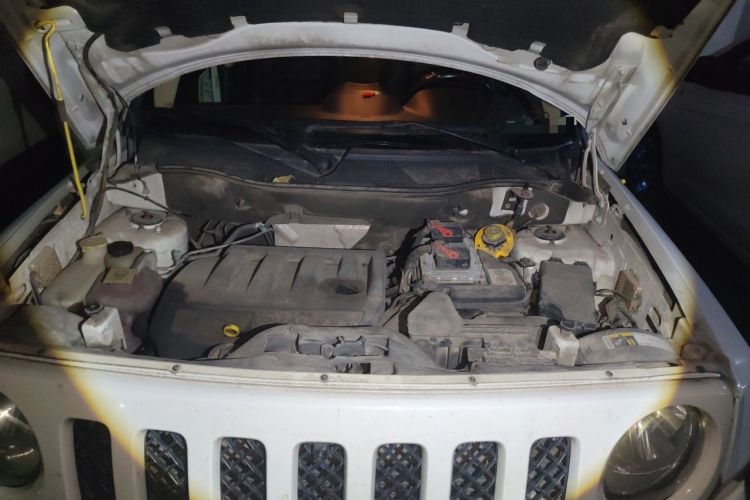 Used Jeep Patriot 2015 2.0L Sport Edition Engine Bay