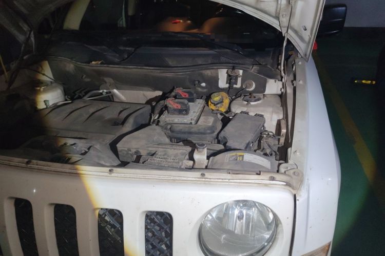 Used Jeep Patriot 2015 2.0L Sport Edition Engine Bay Left