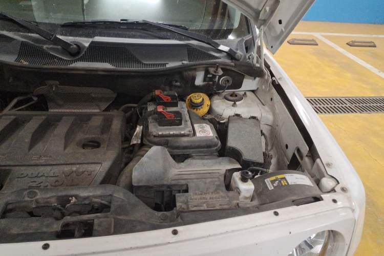 Used Jeep Patriot 2015 2.0L Sport Edition Engine Bay Left
