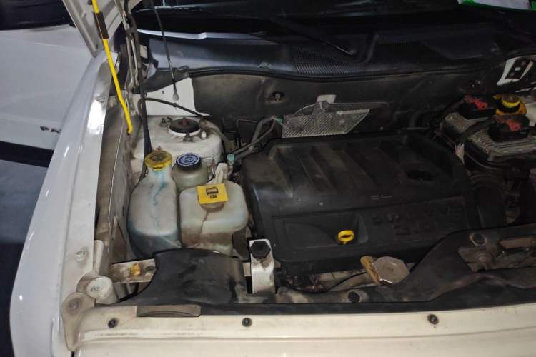 Used Jeep Patriot 2015 2.0L Sport Edition Engine Bay Right