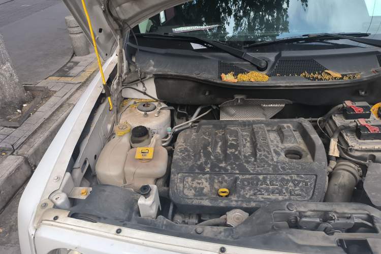 Used Jeep Patriot 2015 2.4L Sport Edition Engine Bay Right