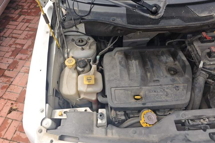 Used Jeep Patriot 2015 2.0L Sport Edition Engine Bay Right