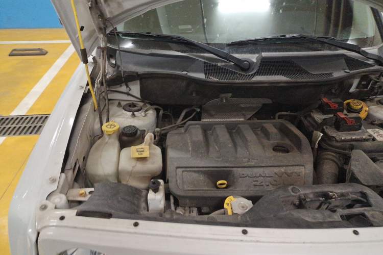 Used Jeep Patriot 2015 2.0L Sport Edition Engine Bay Right