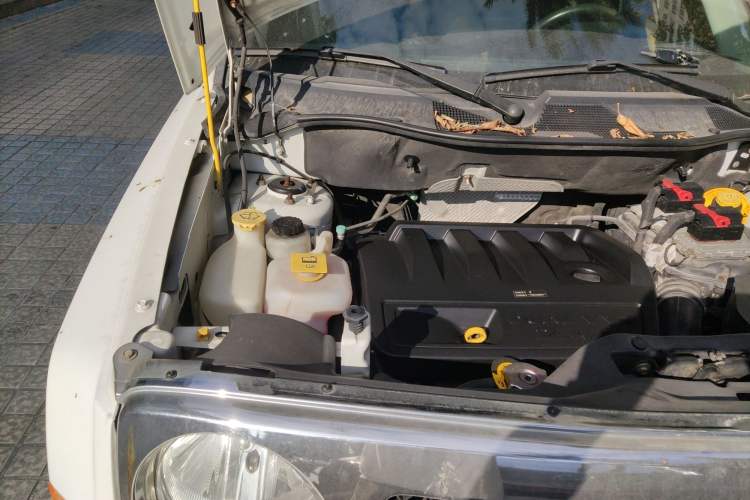 Used Jeep Patriot 2015 2.4L Sport Edition Engine Bay Right