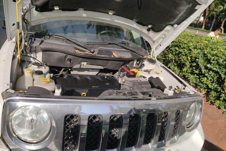 Used Jeep Patriot 2015 2.4L Sport Edition Engine Bay