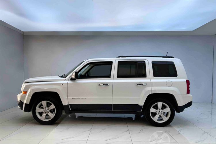 Used Jeep Patriot 2015 2.4L Sport Edition Exterior 3