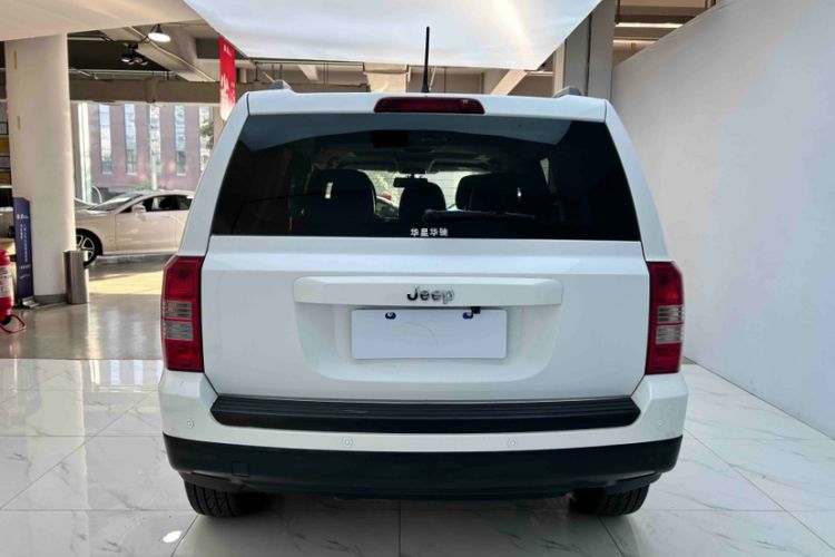Used Jeep Patriot 2015 2.4L Sport Edition Exterior 6