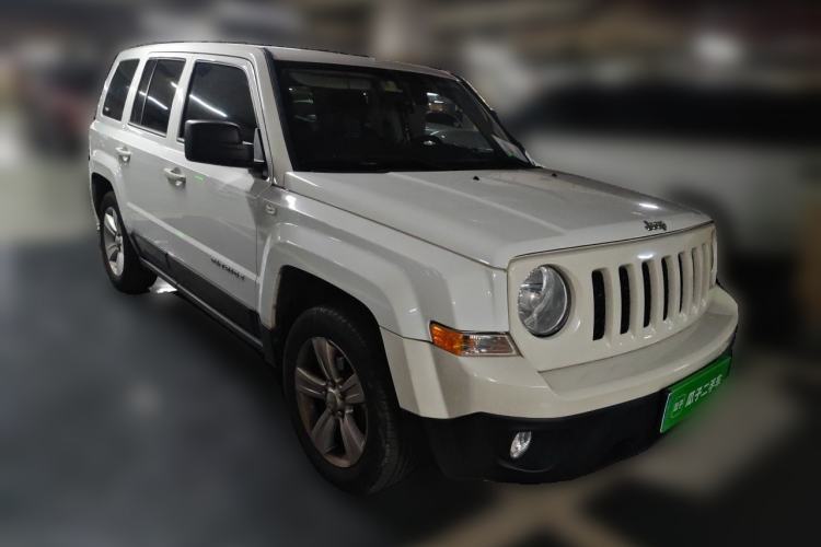 Used Jeep Patriot 2015 2.0L Sport Edition Front Right 45 Deg