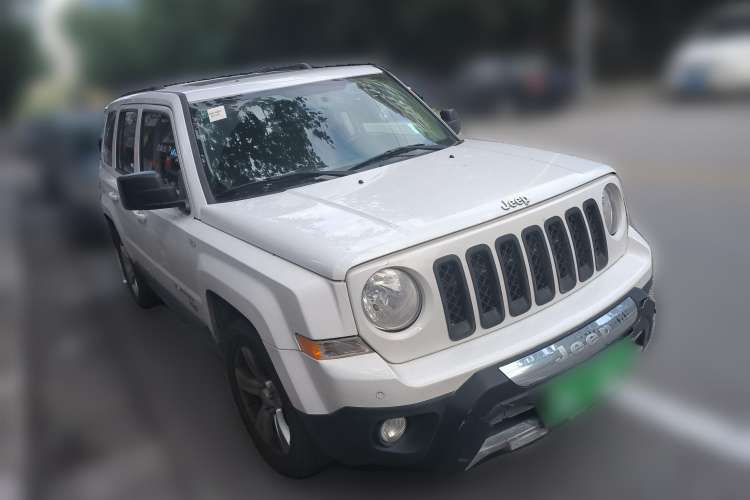 Used Jeep Patriot 2015 2.4L Sport Edition Front Right 45 Deg