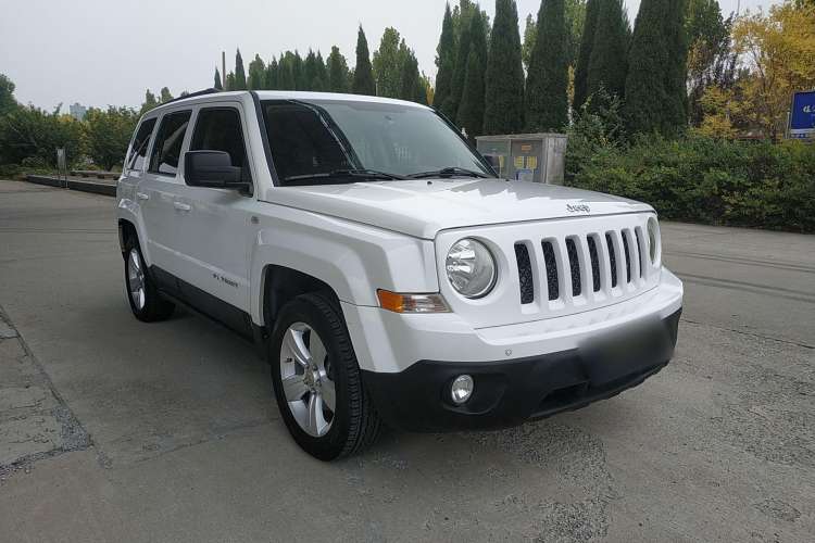 Used Jeep Patriot 2015 2.0L Sport Edition Front Right 45 Deg
