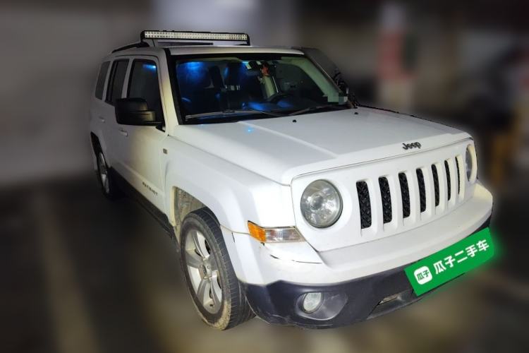 Used Jeep Patriot 2015 2.0L Sport Edition Front Right 45 Deg