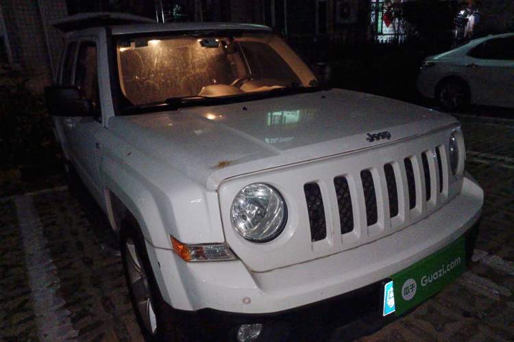 Used Jeep Patriot 2015 2.0L Sport Edition Front Right 45 Deg
