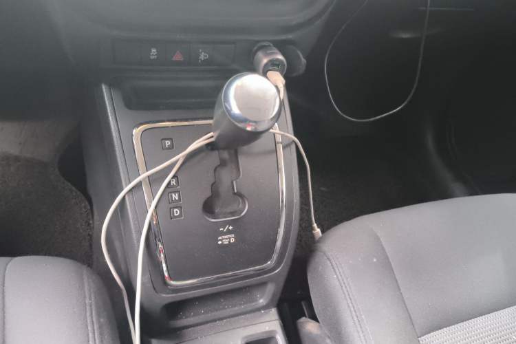 Used Jeep Patriot 2015 2.4L Sport Edition Gear Lever