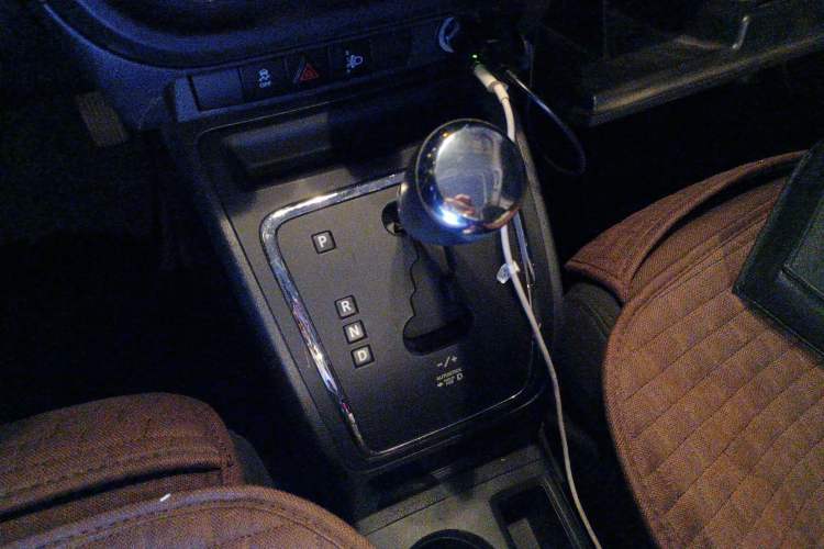 Used Jeep Patriot 2015 2.0L Sport Edition Gear Lever
