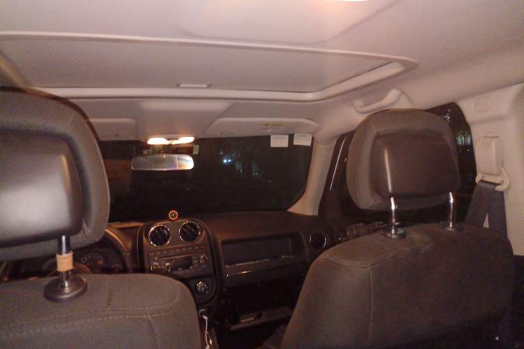 Used Jeep Patriot 2015 2.0L Sport Edition Headliner