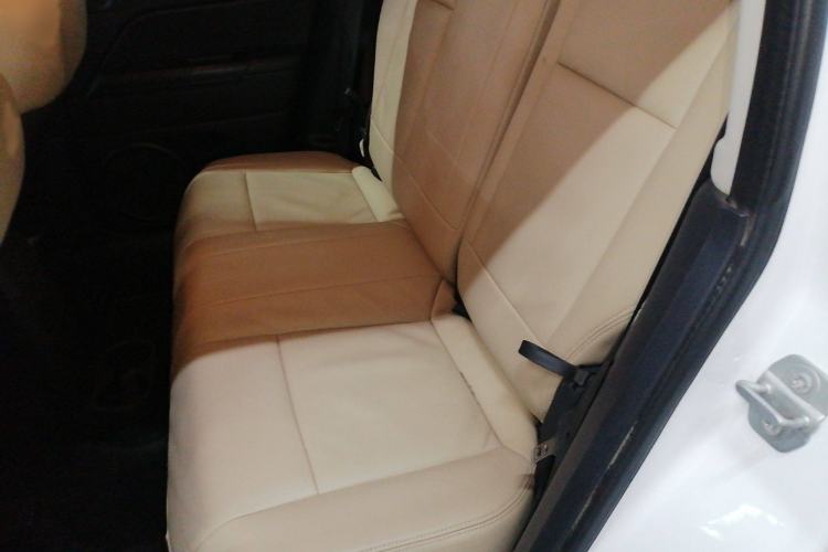 Used Jeep Patriot 2015 2.0L Sport Edition Interior 4