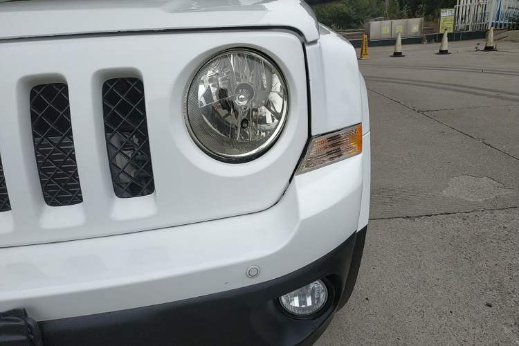 Used Jeep Patriot 2015 2.0L Sport Edition Left Front Headlight