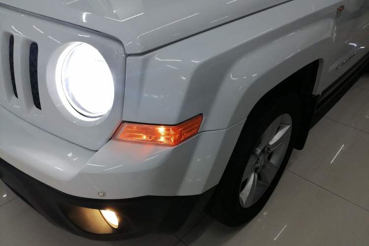 Used Jeep Patriot 2015 2.0L Sport Edition Left Front Headlight