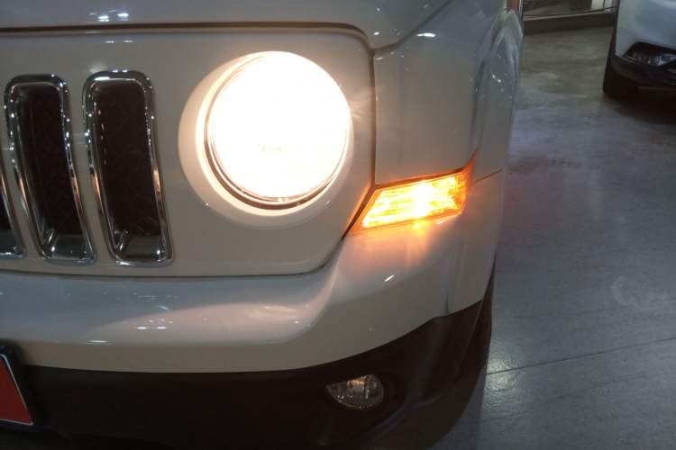 Used Jeep Patriot 2015 2.4L Sport Edition Left Front Headlight