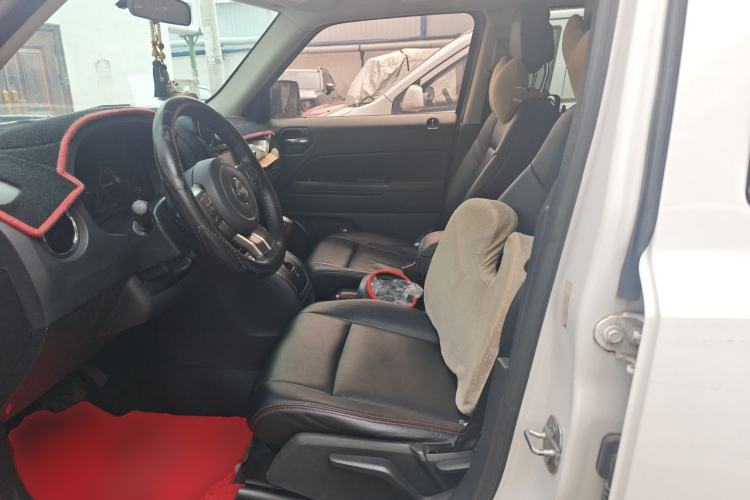 Used Jeep Patriot 2015 2.0L Sport Edition Left Front Seat