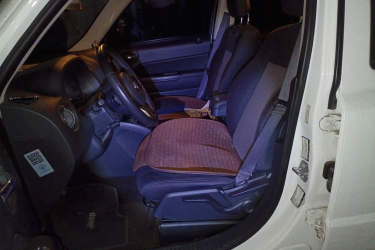 Used Jeep Patriot 2015 2.0L Sport Edition Left Front Seat
