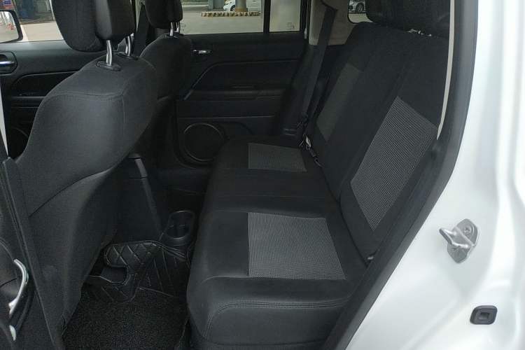 Used Jeep Patriot 2015 2.0L Sport Edition Left Rear Seat