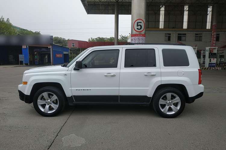 Used Jeep Patriot 2015 2.0L Sport Edition Left Side