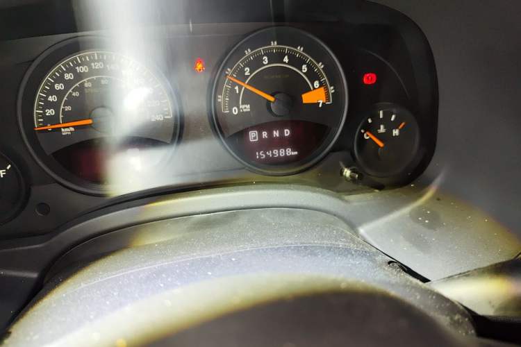 Used Jeep Patriot 2015 2.0L Sport Edition Odometer Close Up