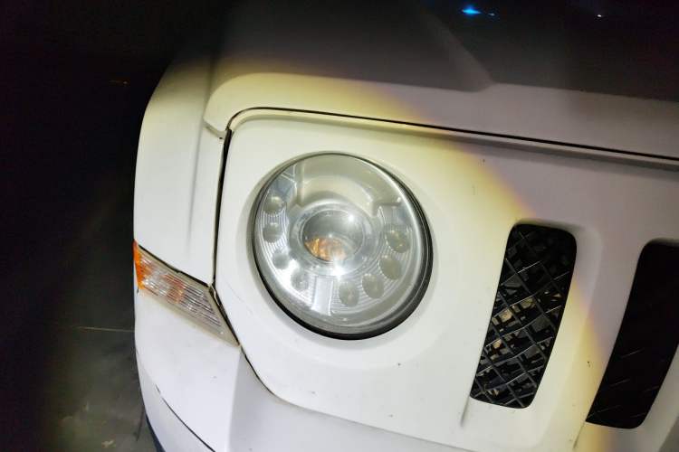 Used Jeep Patriot 2015 2.0L Sport Edition Right Front Headlight