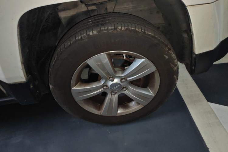 Used Jeep Patriot 2015 2.0L Sport Edition Right Front Wheel Hub
