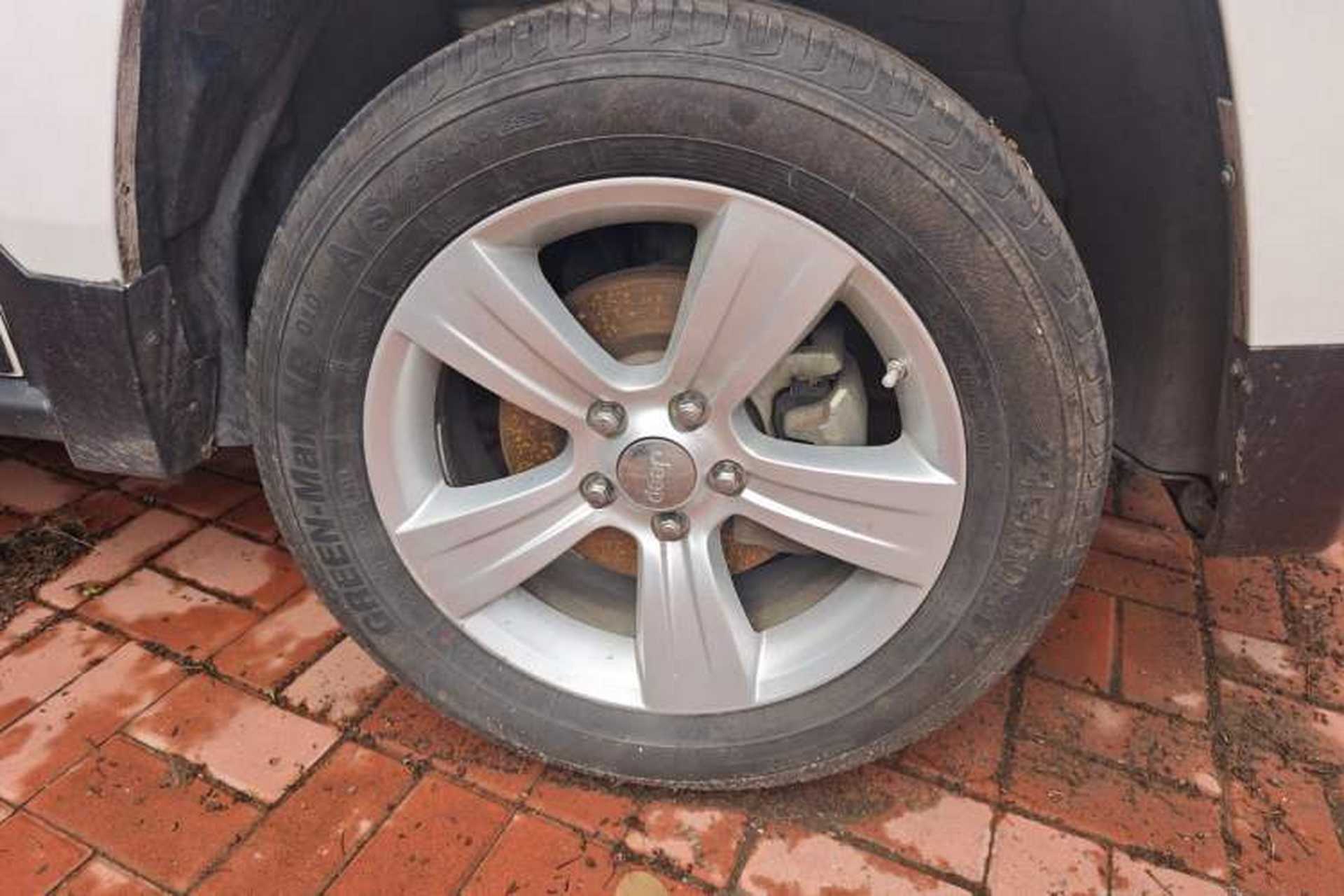 Used Jeep Patriot 2015 2.0L Sport Edition Right Front Wheel Hub
