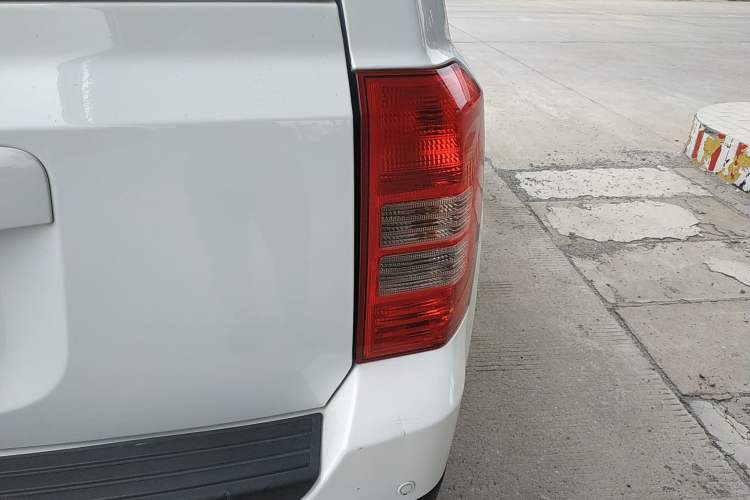 Used Jeep Patriot 2015 2.0L Sport Edition Right Rear Taillight