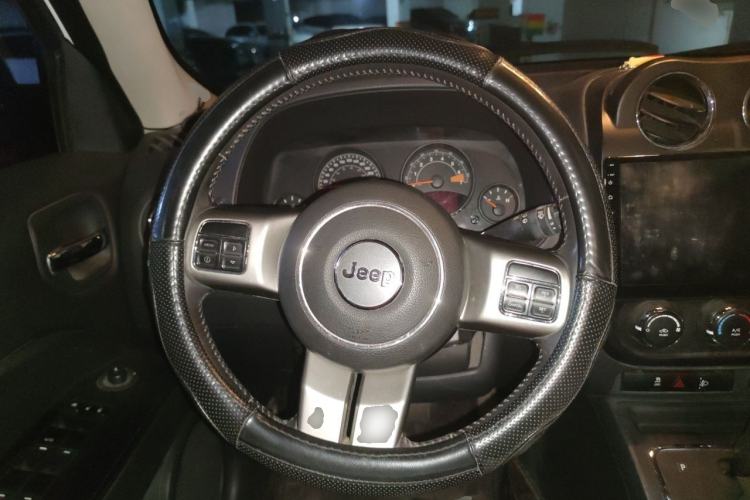 Used Jeep Patriot 2015 2.0L Sport Edition Steering Wheel