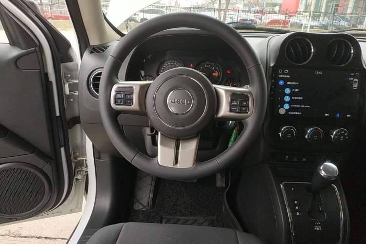 Used Jeep Patriot 2015 2.0L Sport Edition Steering Wheel