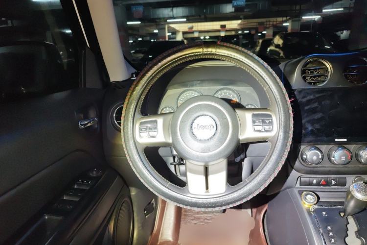 Used Jeep Patriot 2015 2.0L Sport Edition Steering Wheel