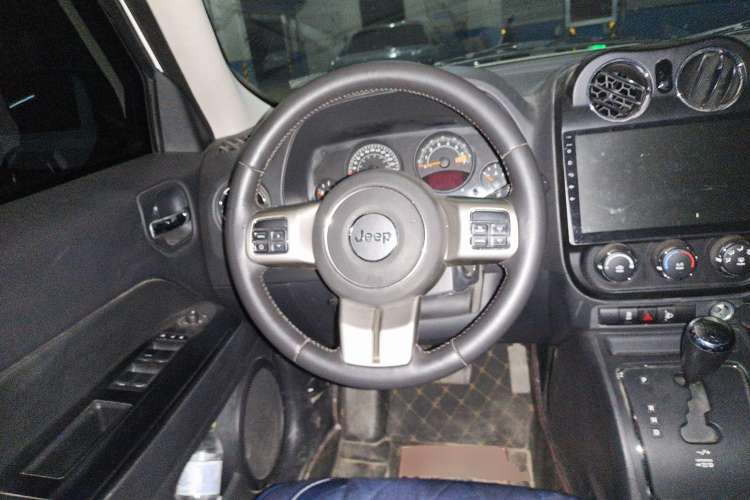 Used Jeep Patriot 2015 2.0L Sport Edition Steering Wheel